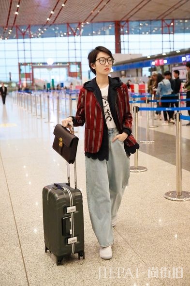 不容错过！这个手袋是女星街拍常用的新宠儿