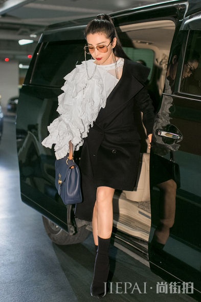 不容错过！这个手袋是女星街拍常用的新宠儿