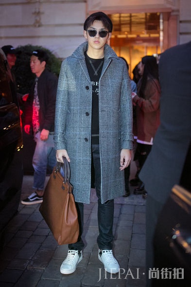 不容错过！这个手袋是女星街拍常用的新宠儿