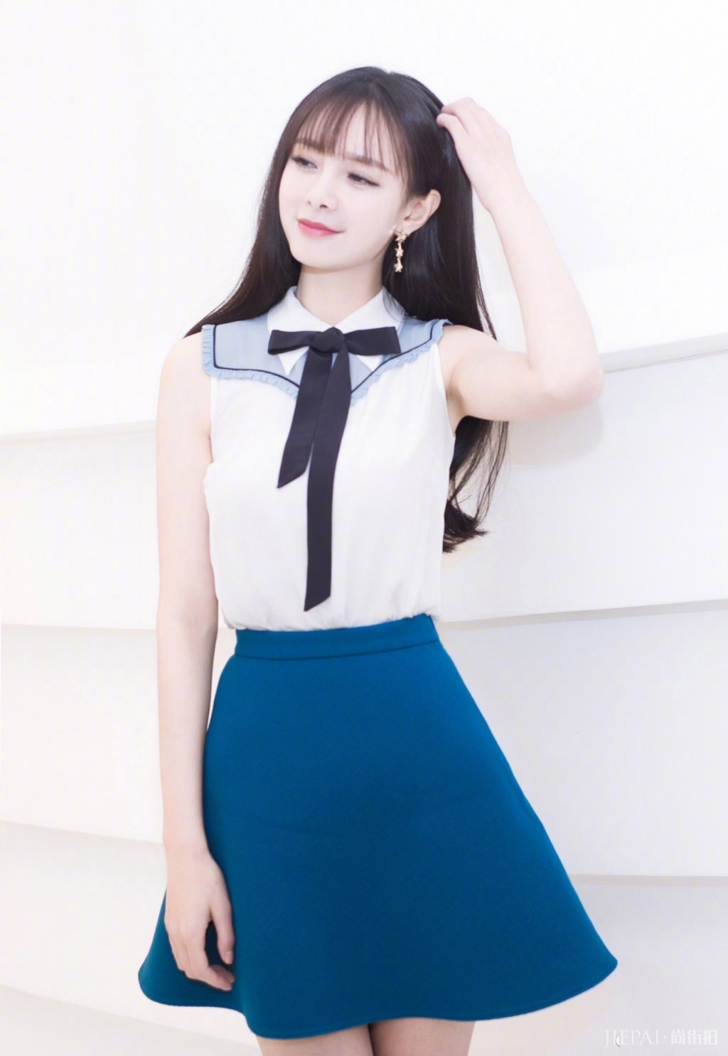 沈梦辰这是忘了穿内衣吗?胸都塌了,网友:全身上下没一处是真的!