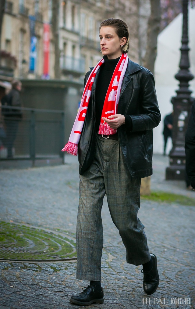 今年围巾流行这几款,怎么搭配都超好看