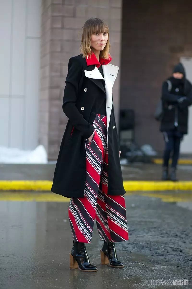 欧美街拍 今年冬天流行的裤装，偷偷穿秋裤都不会被发现！