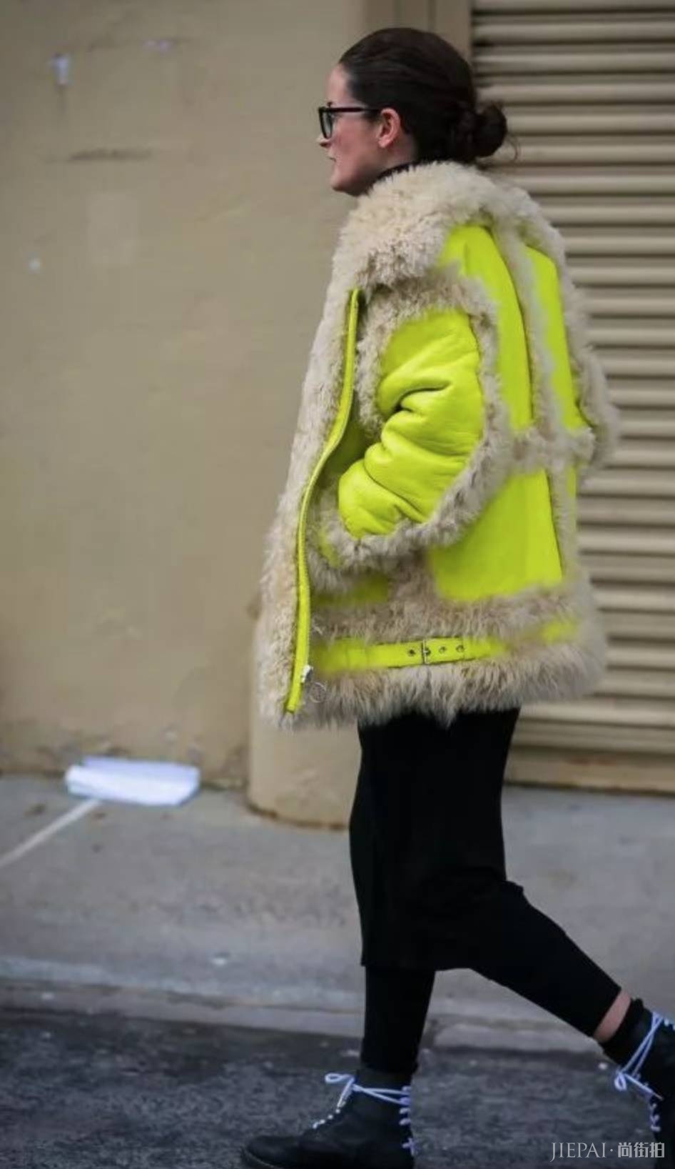 优雅也要可爱，不「长毛」的冬季如何时髦