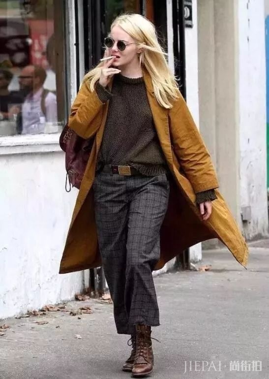 欧美街拍 今年冬天流行的裤装，偷偷穿秋裤都不会被发现！