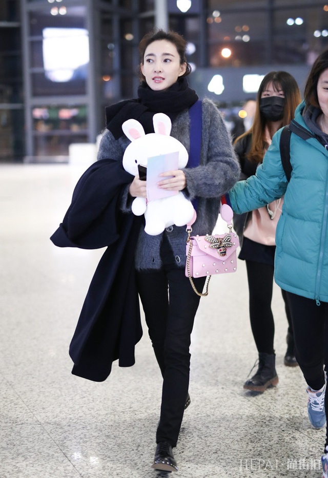 今年围巾流行这几款,怎么搭配都超好看