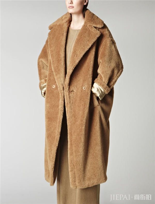 戚薇穿泰迪熊大衣撞色海清 这件羊羔毛外套到底为什么那么多人爱？
