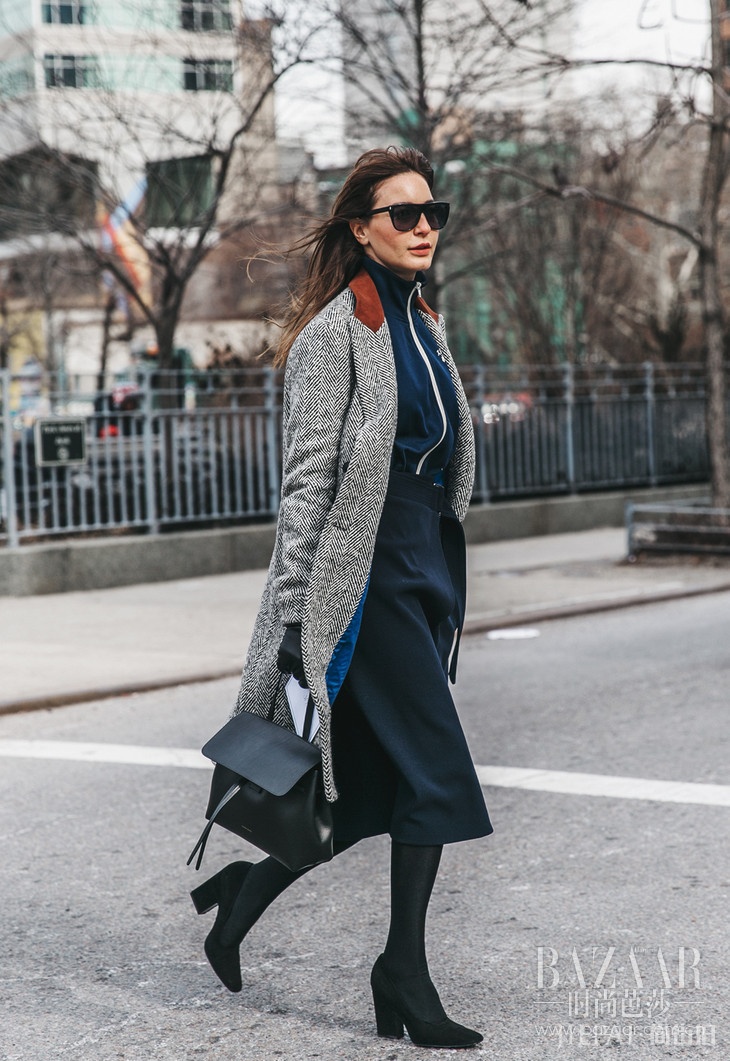 当年的校服被娜扎倪妮如此翻穿,回不去16岁依旧可以热泪盈眶!