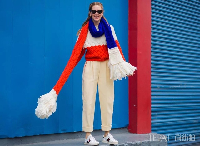 今年围巾流行这几款,怎么搭配都超好看