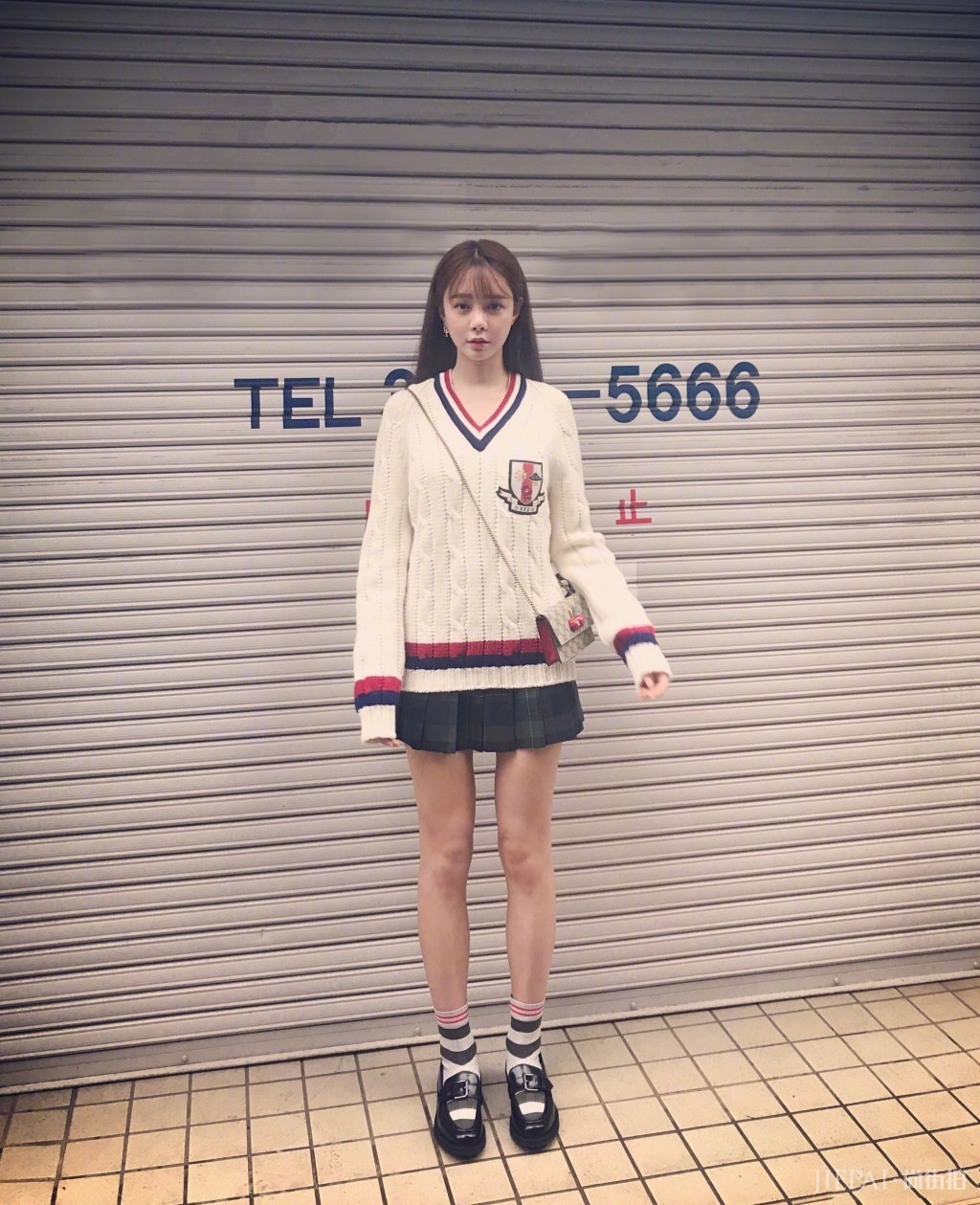 沈梦辰这是忘了穿内衣吗?胸都塌了,网友:全身上下没一处是真的!