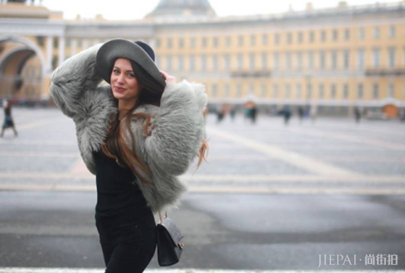 优雅也要可爱，不「长毛」的冬季如何时髦