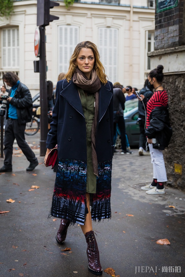 今年围巾流行这几款,怎么搭配都超好看