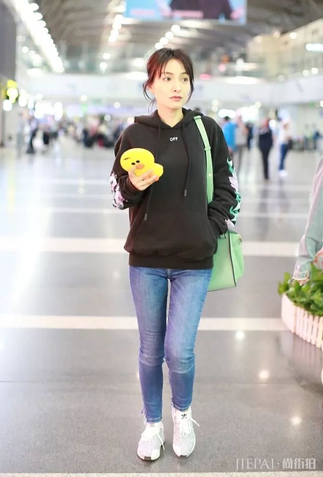 年终盘点之明星街拍黑红榜