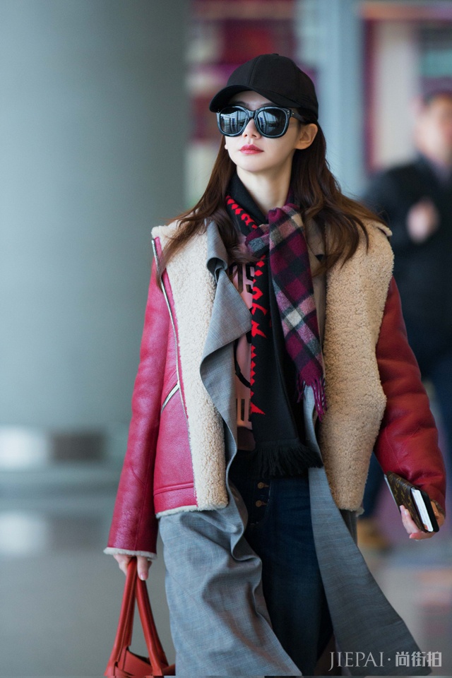 今年围巾流行这几款,怎么搭配都超好看
