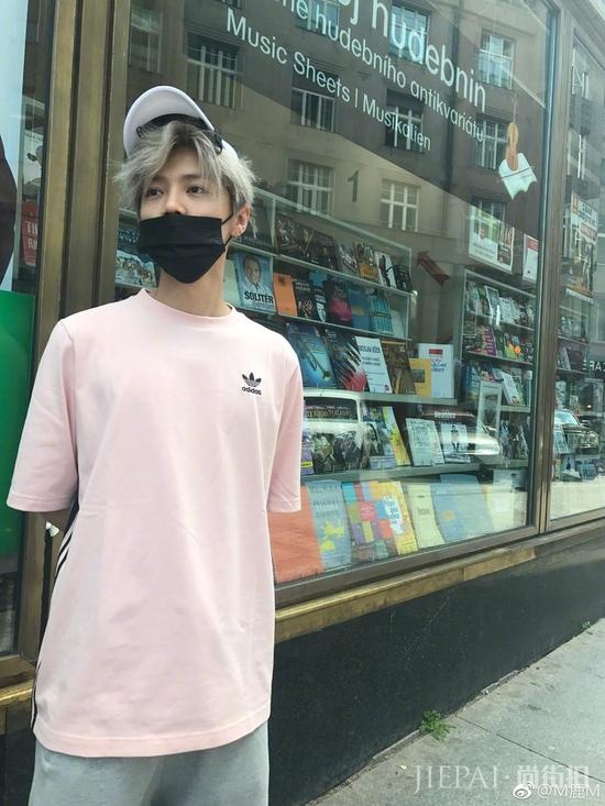据我观察 关晓彤鹿晗撞衫的单品真不少啊