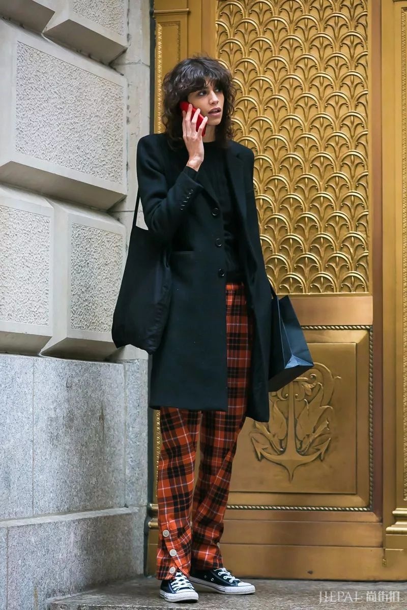 冬季穿阔腿裤要搭出72变，看欧美街拍潮人在鞋子上如何做文章！