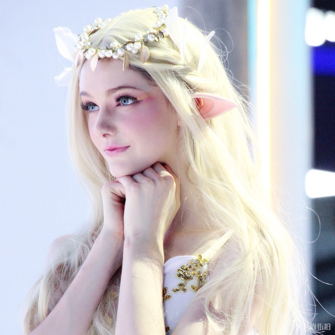 加拿大模特Savanna Blade私照合辑：被称为史上最美精灵的她真的是从漫画里走出来的？