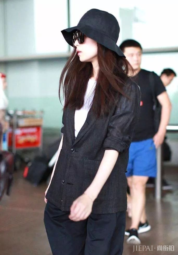 倪妮的高级感怎么来的？学会她的50套Look你也能狠时髦！