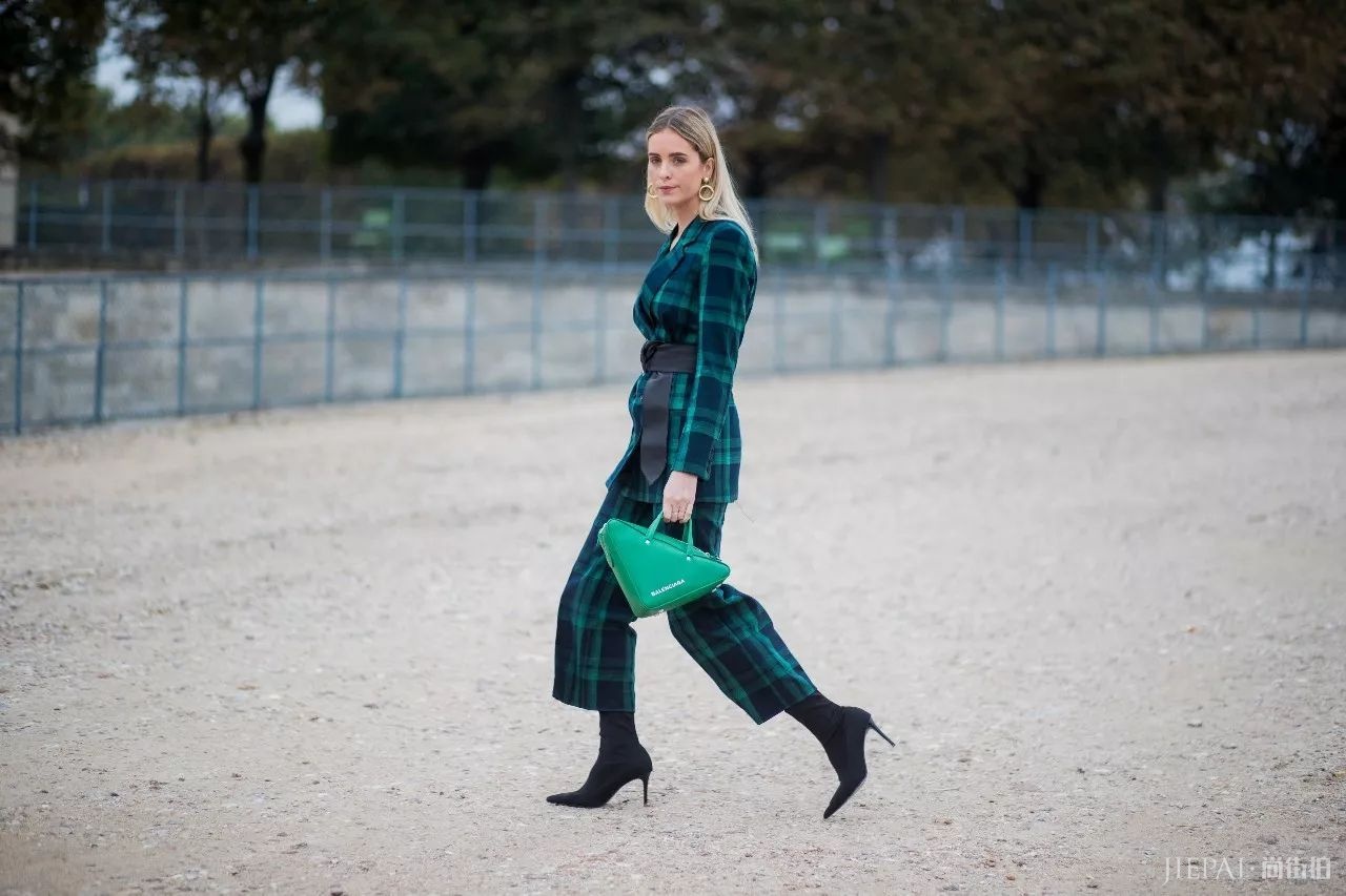 冬季穿阔腿裤要搭出72变，看欧美街拍潮人在鞋子上如何做文章！