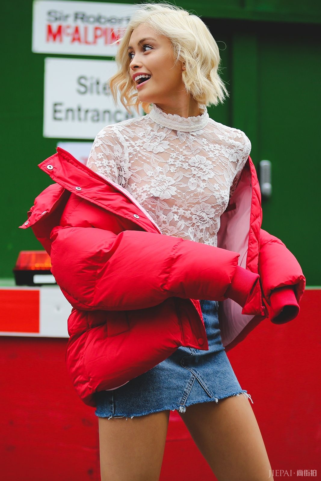 打开秀场模特儿的行李箱：带齐这几样单品，行李不超重也能很时髦