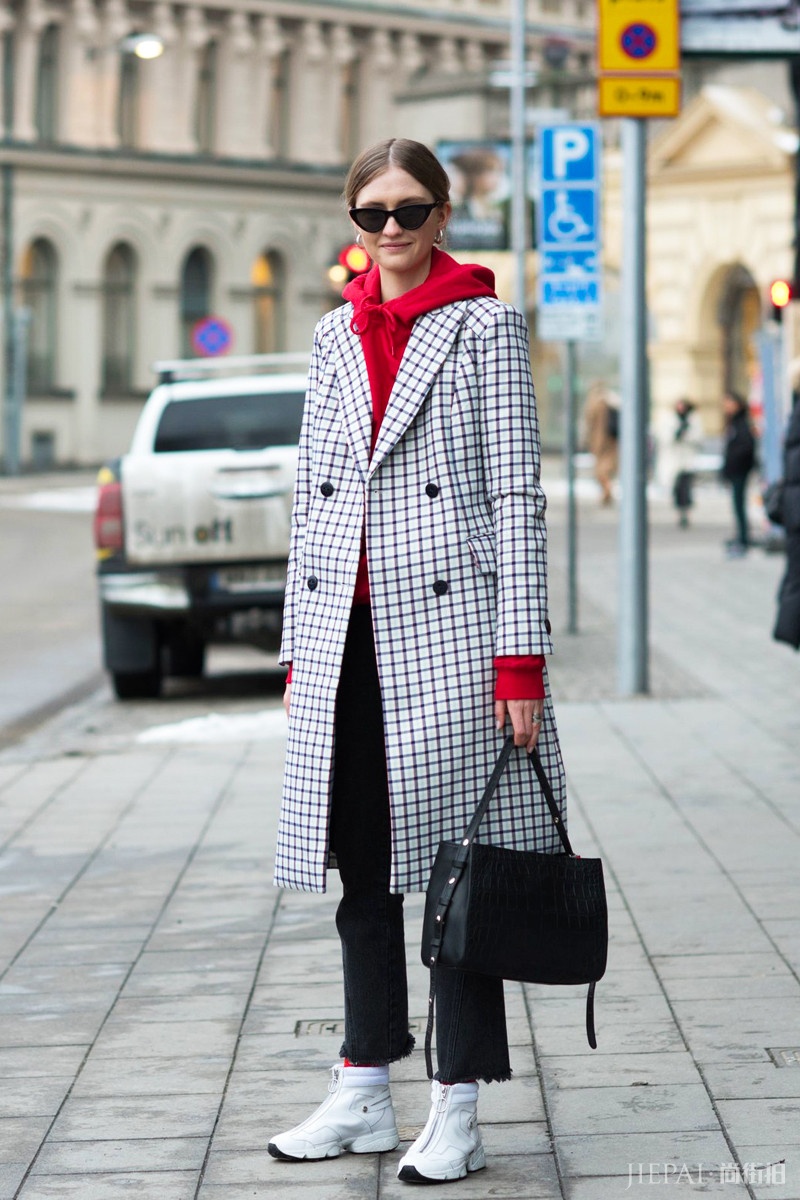 2018秋冬斯特哥尔摩时装周秀场外街拍特辑：寒冬中感受摩登魅力！