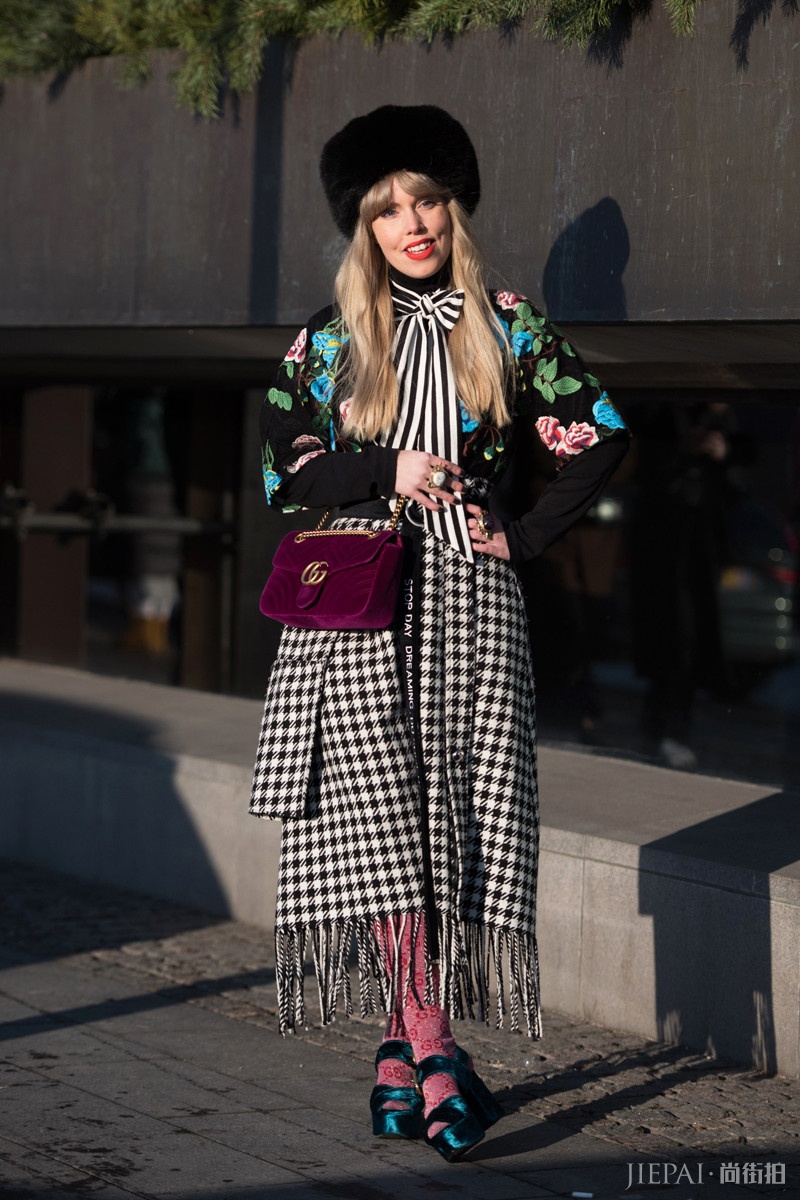 2018秋冬斯特哥尔摩时装周秀场外街拍特辑：寒冬中感受摩登魅力！