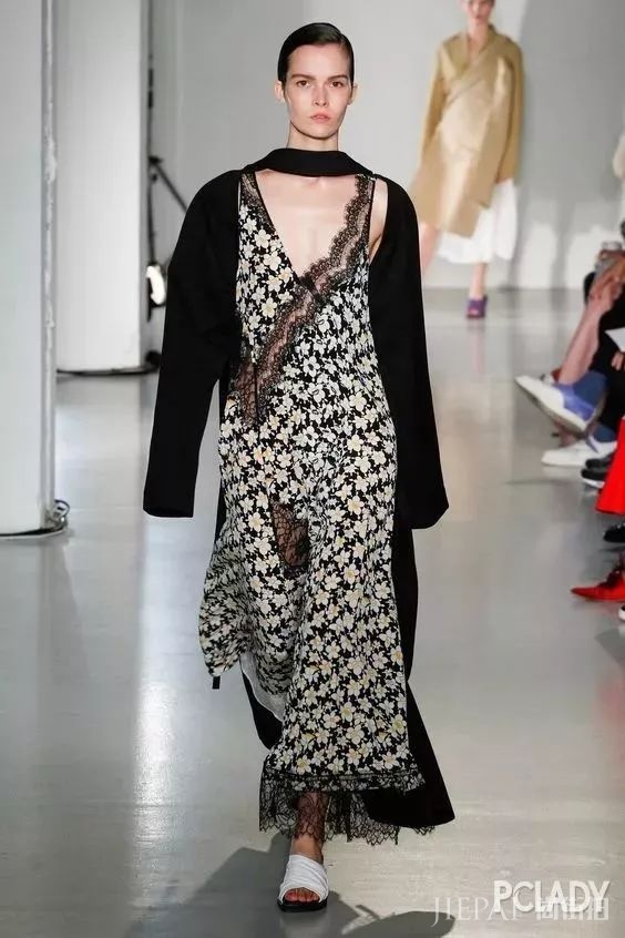 2018年穿上就变美的六条裙子就是它们！