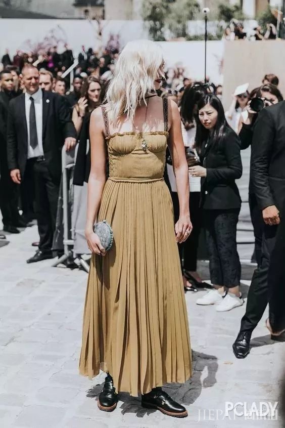 2018年穿上就变美的六条裙子就是它们！