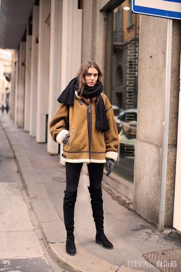 换季穿搭有灵感！20张2018秋冬时装周秀场外街拍 张张好看