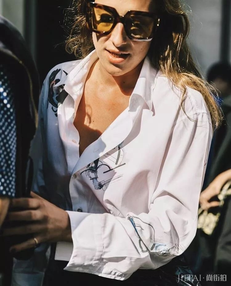 阔腿裤的好搭档，除了衬衫还！有！谁！