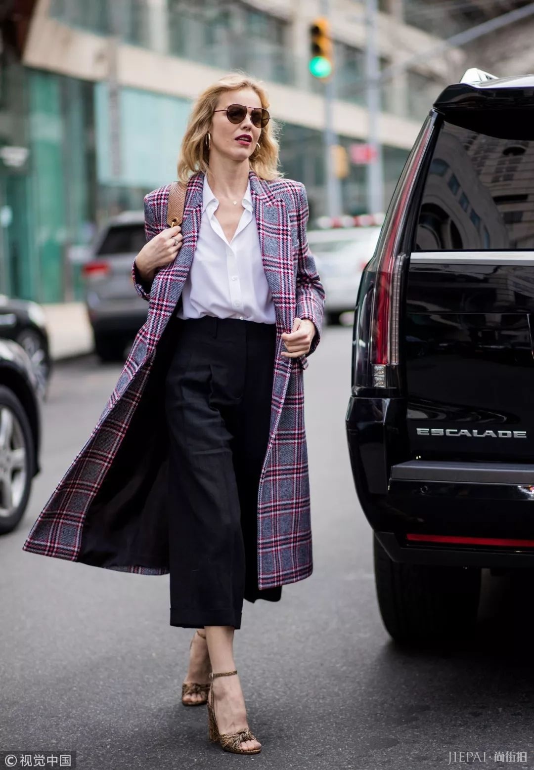 阔腿裤的好搭档，除了衬衫还！有！谁！