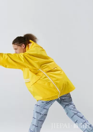 《GRIND》为 New Balance 鞋款打造造型特辑