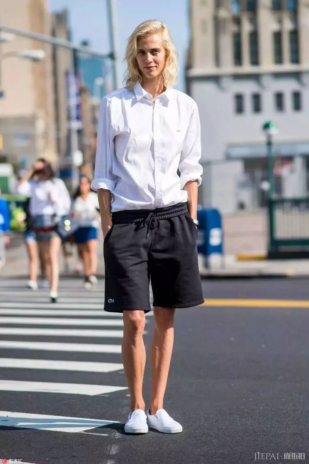 “奶奶鞋”之后周冬雨又带火“爸爸裤”：小短腿们的夏季救星！