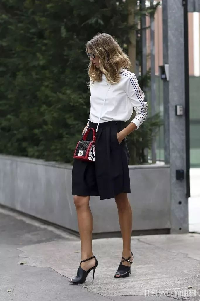 “奶奶鞋”之后周冬雨又带火“爸爸裤”：小短腿们的夏季救星！