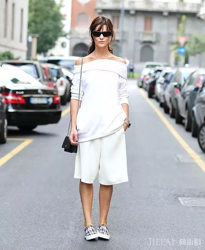 “奶奶鞋”之后周冬雨又带火“爸爸裤”：小短腿们的夏季救星！