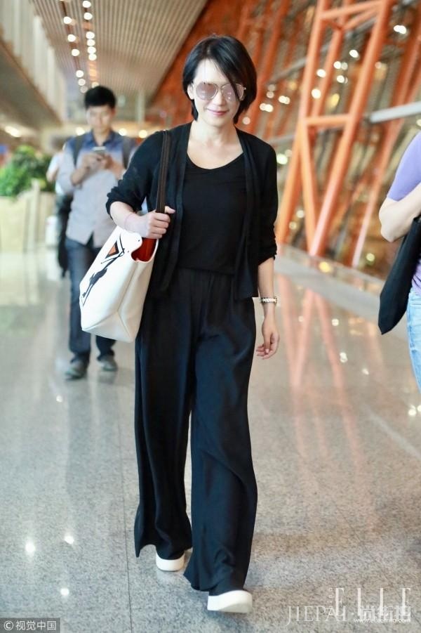 国内明星街拍 流行宽松style！