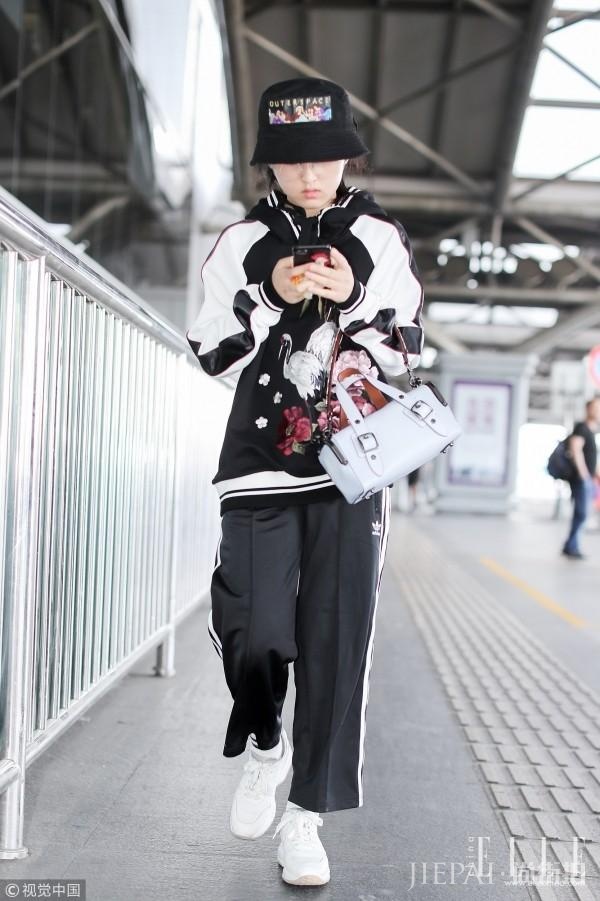 国内明星街拍 流行宽松style！