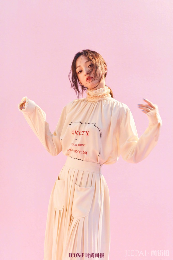 张韶涵时尚杂志大片出街，美出新高度！