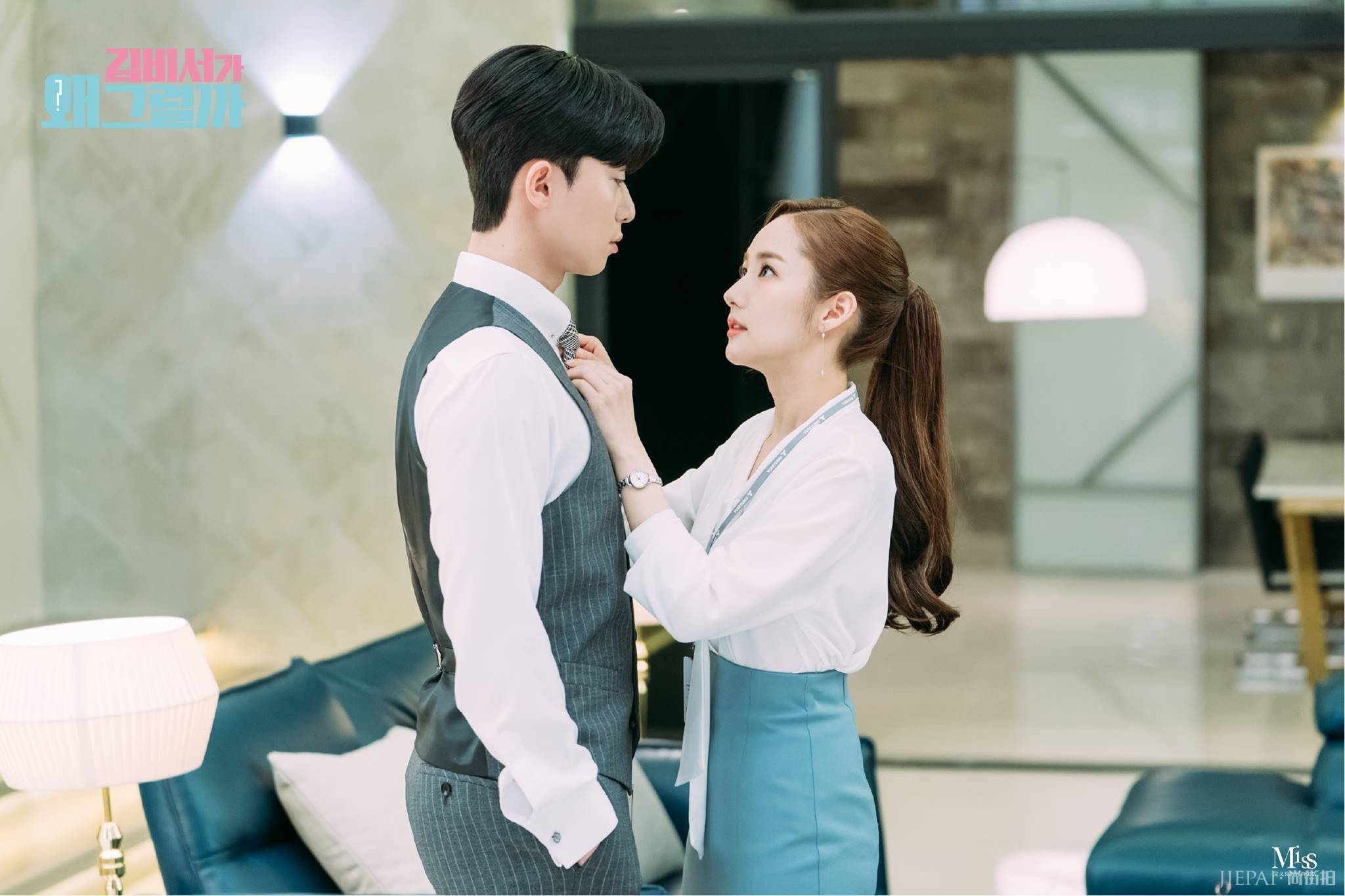 穿搭利器： 紧身裙给你越紧越致命的美感