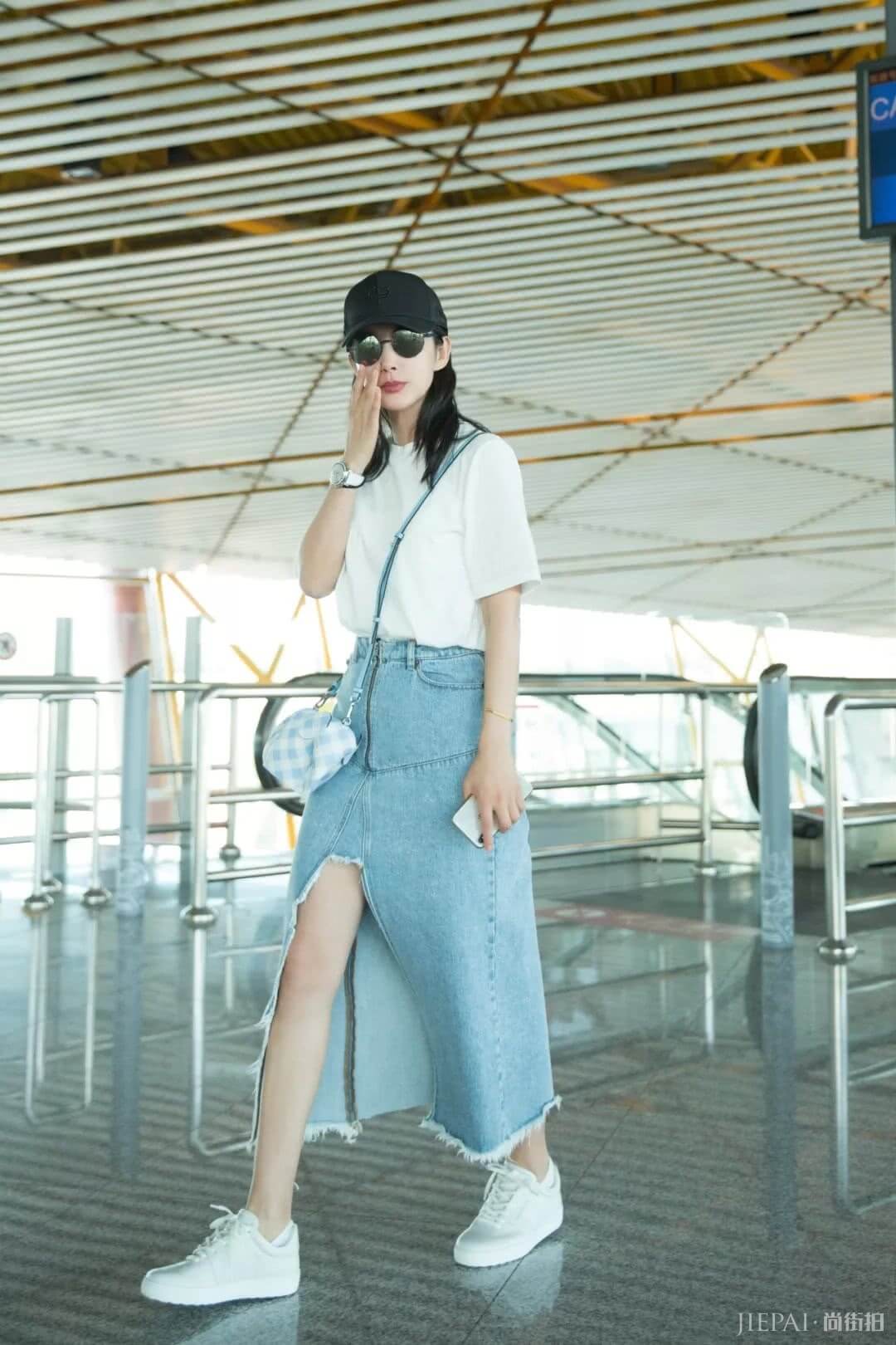 T恤+过膝裙是真的美！唐嫣、热巴、刘诗诗都穿过美呆了