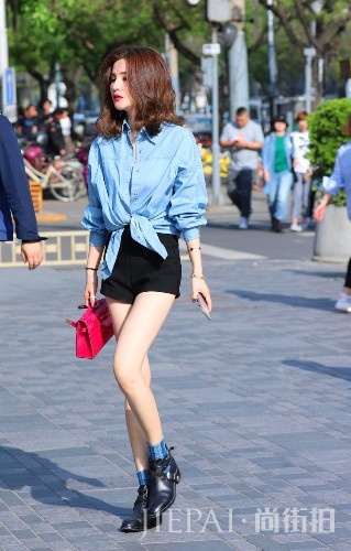 国内街拍 看美女夏季时尚搭配