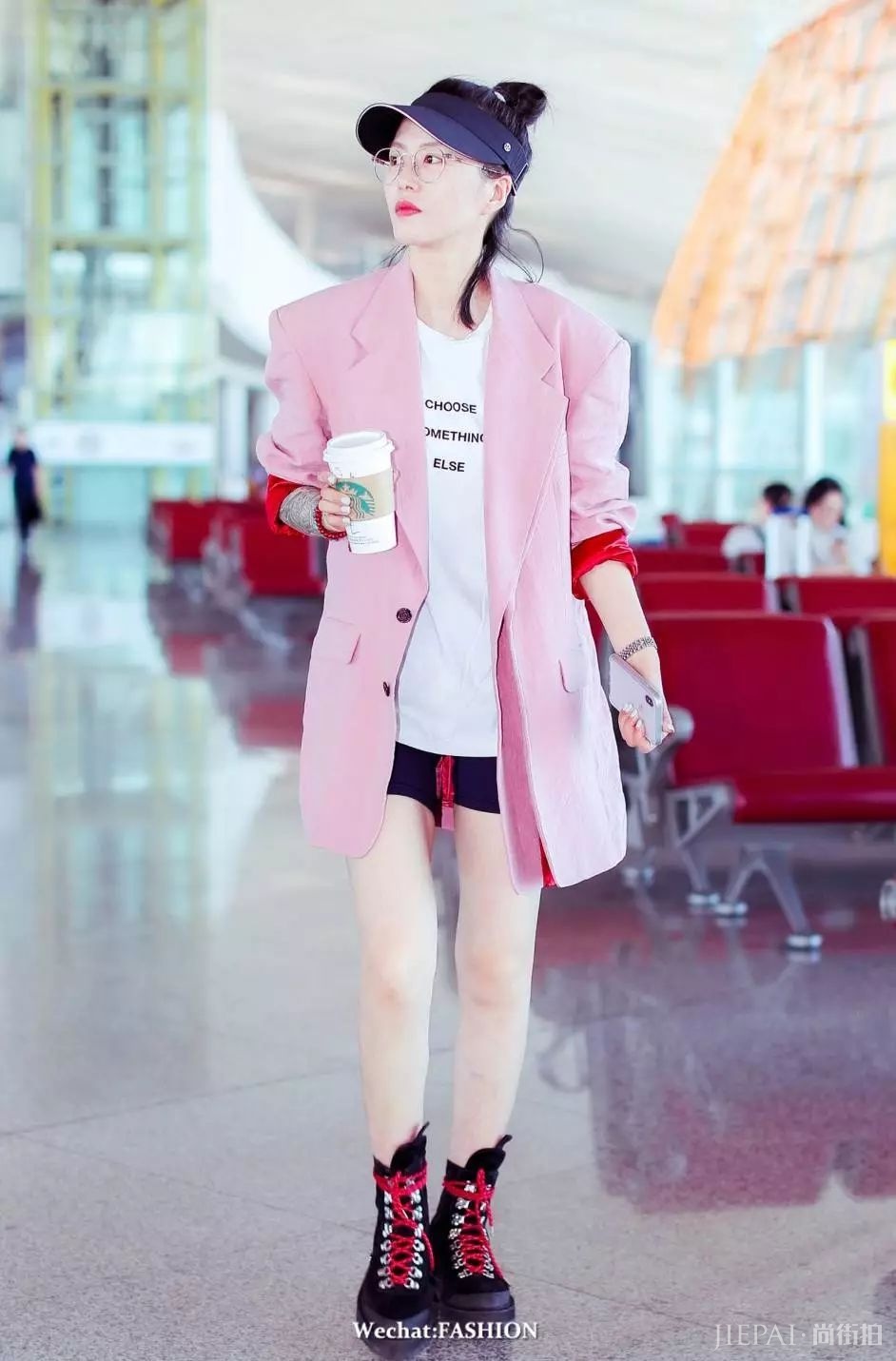 35℃高温都穿 女明星是有多爱它!