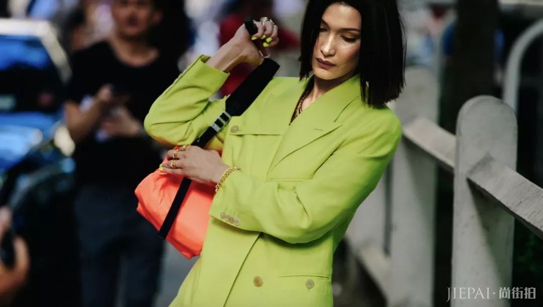 可能是今年最详细的荧光色欧美街拍了