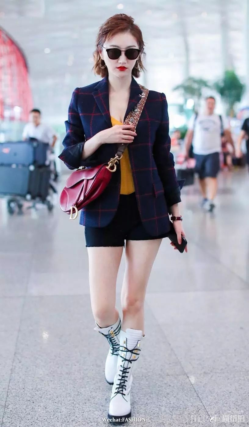 35℃高温都穿 女明星是有多爱它!