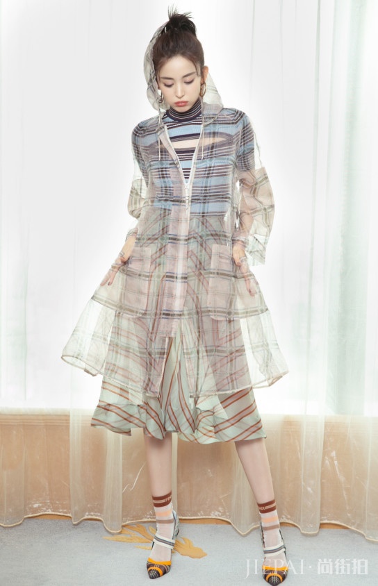 古力娜扎为了美也太拼了!鞋子增高不止20CM