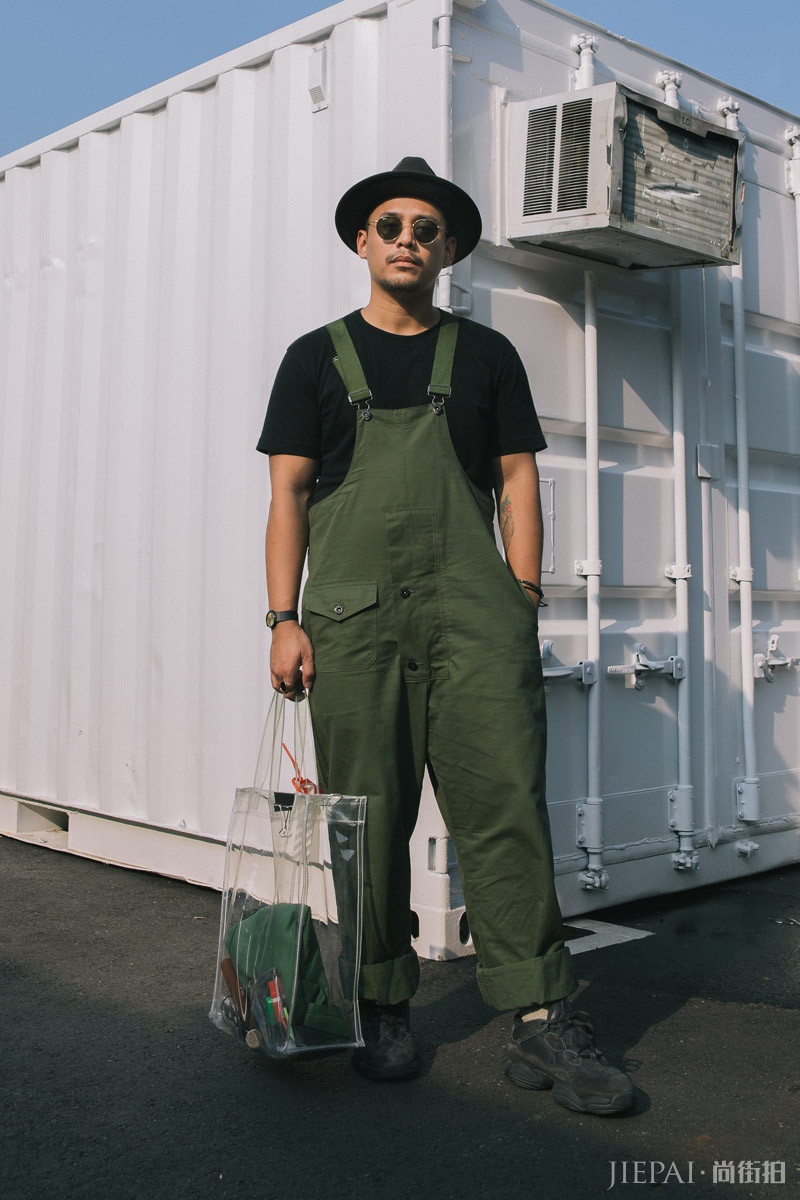 教科书级别！Dover Street Market新加坡成立一周年活动现场街拍合集！