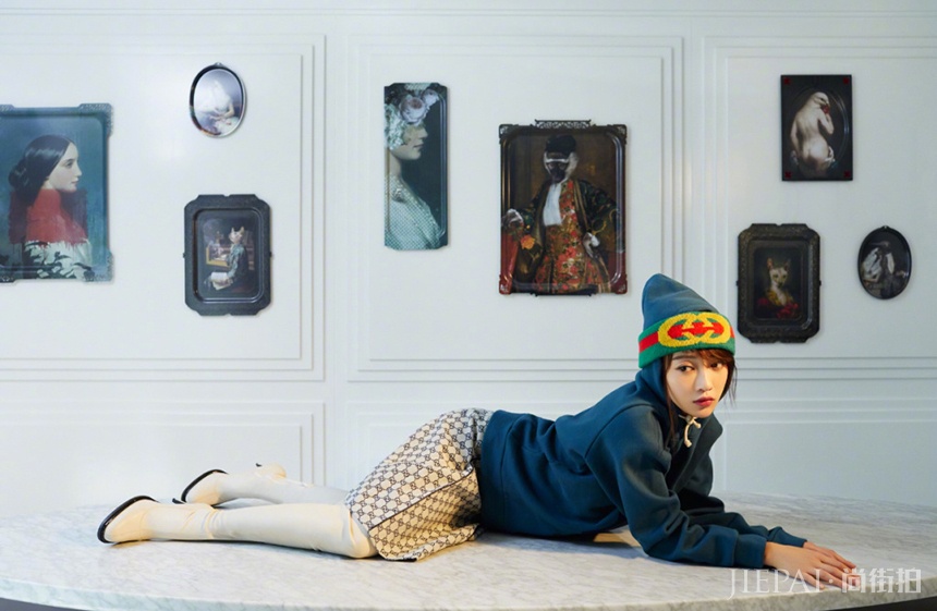 《延禧攻略》魏姐吴谨言拍大片,网友:比起演技摆pose还是嫩了点!