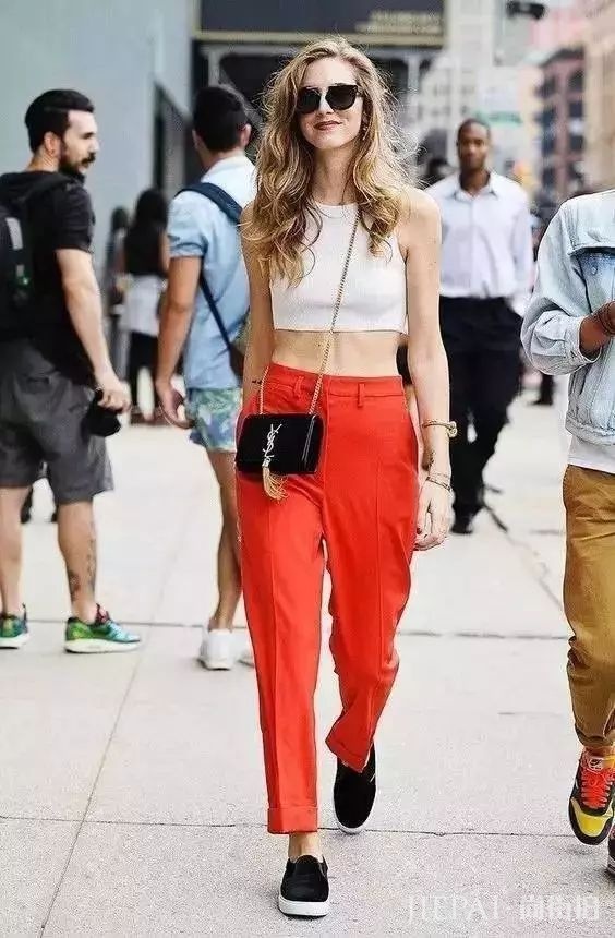 背心+阔腿裤，看欧美潮人夏天清凉时髦套路！