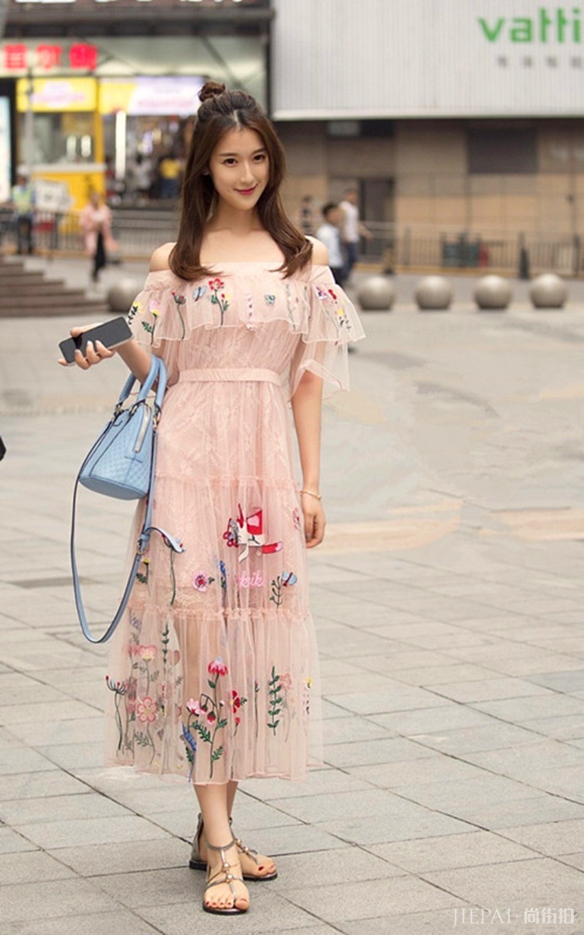 国内街拍 看美女夏季时尚搭配