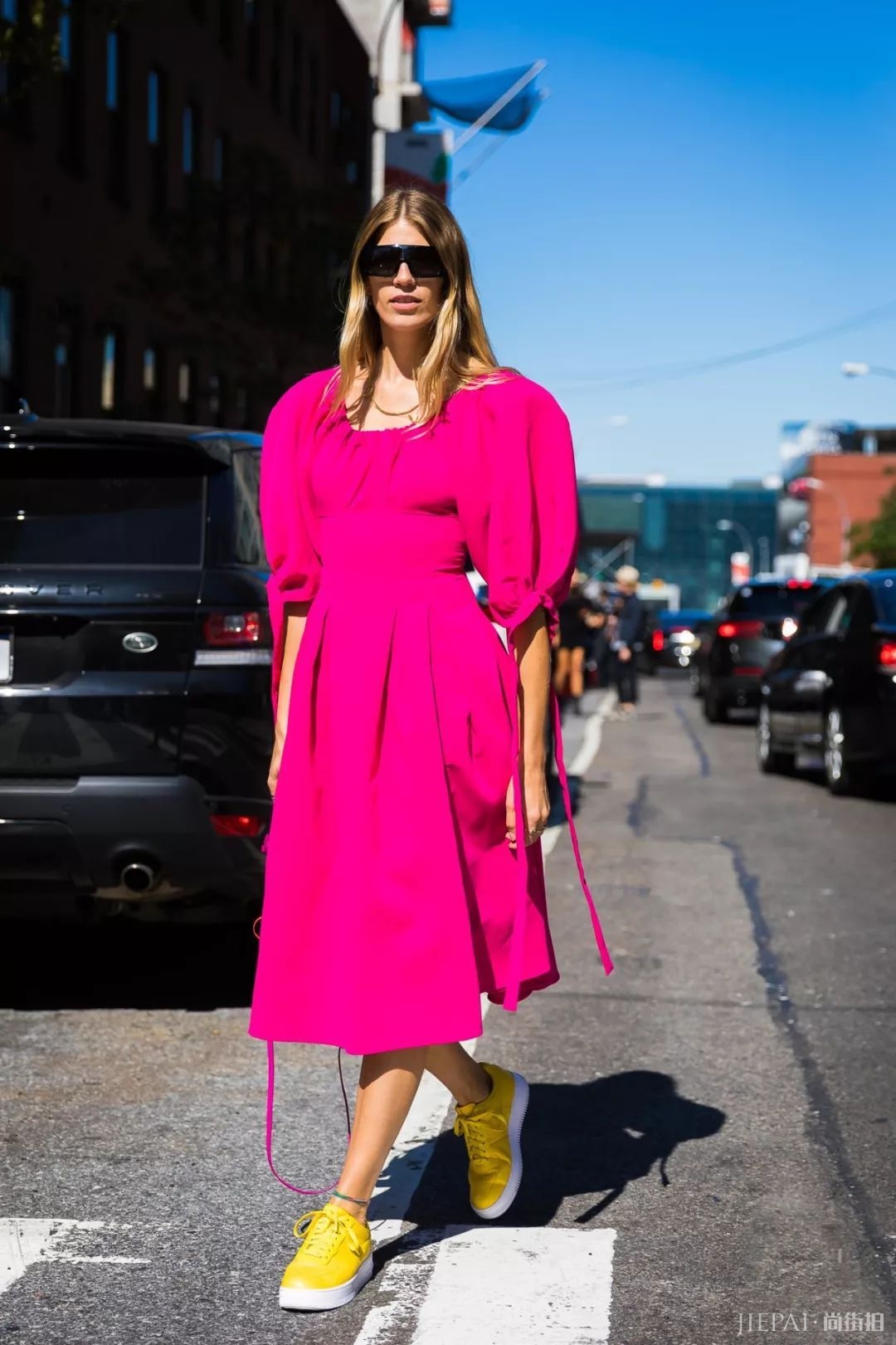 可能是今年最详细的荧光色欧美街拍了