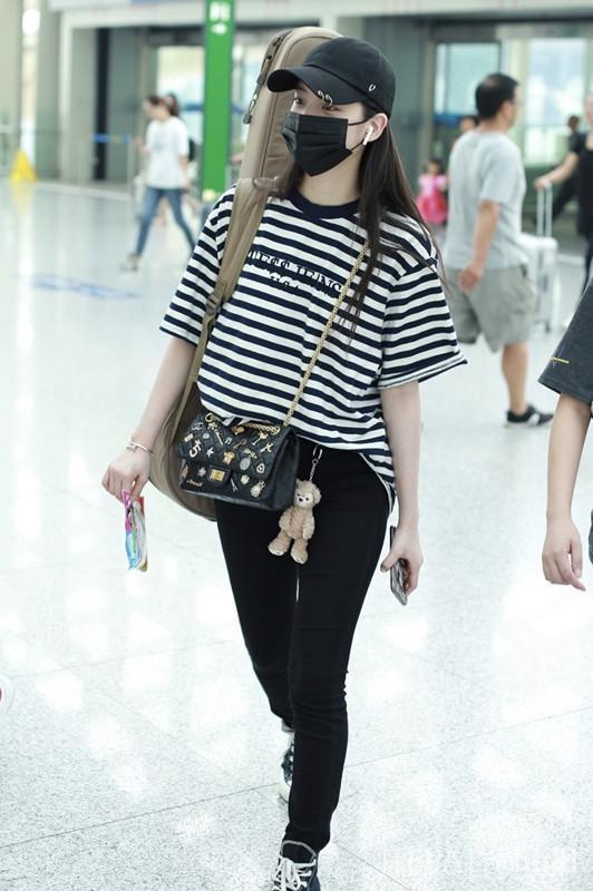 167的欧阳娜娜撞上167的杨幂，终于明白腿直和腿细哪个更重要了